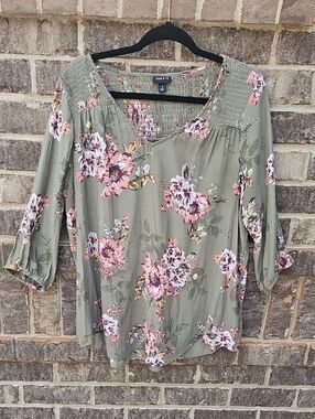 Torrid Olive Green Floral V-Neck Smocked Yoke Blouse Size 1